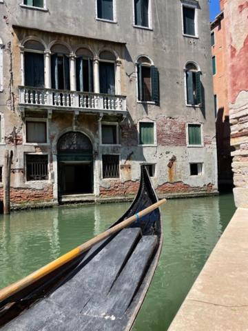San Marco Apartment With Canal View Venetië Buitenkant foto